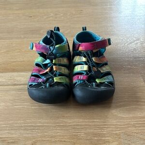 Keen Little Kid Close-toed Sandals